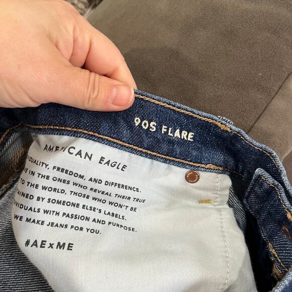 American Eagle 90s Flare Jeans 16 Short Comfort Stretch Waist Distressed Hem - Picture 9 of 11